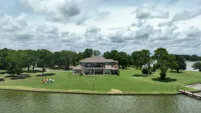 $1M+ Waterfront Villa - Image 5