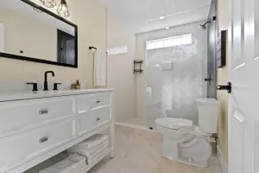 Modern Guest House | Central to Everything - Image 2