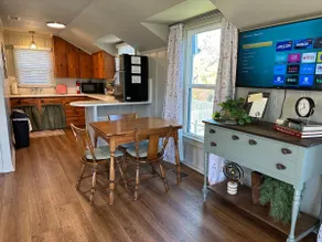 The Compass Loft Studio near TSU with EV Charger - Image 5