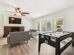 10mins to downtown Ranch living on 1/2 acre - Image 4
