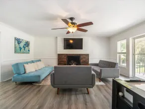 10mins to downtown Ranch living on 1/2 acre - Image 5