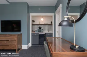 Cambridge, Prentiss House - Queen Suite | Rm 05 - Image 4