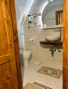 Baronial house with a historic view of Castelsaraceno - Image 4