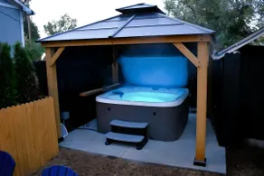 1930s Bungalow: Salt Water Pool, Hot Tub, Big Yard - Image 3