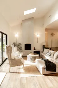 Berry Luxury Retreat - Image 2