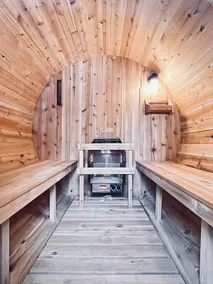 Eco cabin near Bend: sauna, spa, king bed, EV plug - Image 2