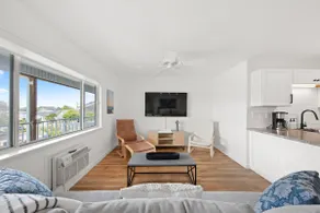 Bayside Bliss - Renovated Downtown Condo w/ Porch - Image 5