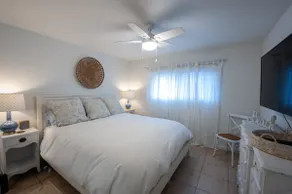 Cottage by the Sea steps to beach with heated pool - Image 4
