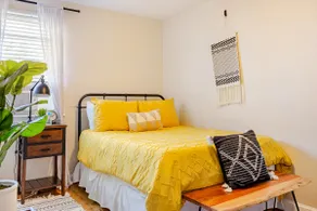A Home Away From Home In Alexandria!! - Image 3
