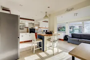 Spacious Tilbury Home - Perfect for Contractors, Families, Groups - Image 2
