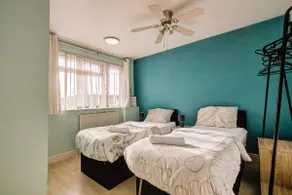Spacious Tilbury Home - Perfect for Contractors, Families, Groups - Image 3