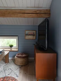 Simple house with nature and salmon fishing nearby - Image 5