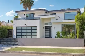 Elegant Beverly Grove Oasis with Top-Tier Comfort - Image 3