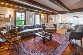 Cheerful coastal retreat - antique meets modern - Image 3