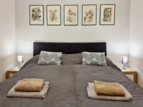 Modern Parkside Garden View Apartment - Image 3