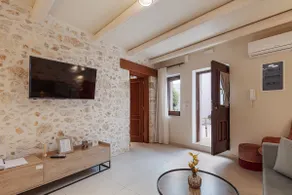 Philikon Luxury Suites - Image 4
