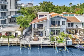 Waterfront Villa Danielle - Image 2