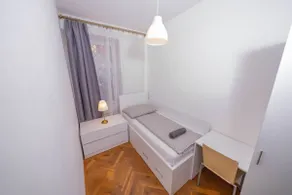 1 Bob's Apartment: 2 bedrooms + living room - Image 3