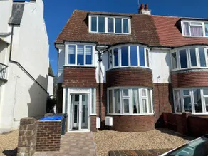 Worthing Beach 180 - Sea Views & Free Parking - Image 5