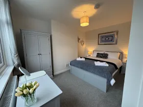 Worthing Beach 180 - Sea Views & Free Parking - Image 3