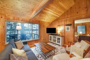 The Hale Holmstead: A cozy cottage on Loon Lake - Image 3