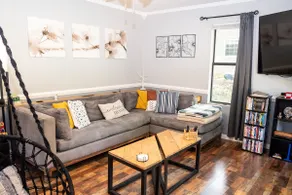 Enchanting 3-Bedroom home with nightly light shows - Image 3