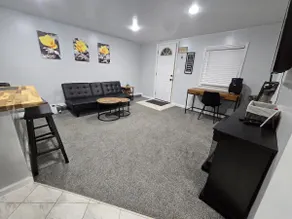 1 Bedroom Apartment with Kitchen & Full Bath - Image 5