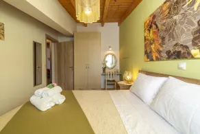 Zoi Luxurious Seaview Retreat - Image 5