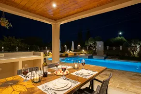 Paris Family Villa! - Image 3