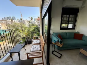 Designer 1BR w/MAMAD | Top Tel Aviv Location - Image 2