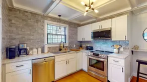 DT Mystic Renovated 3BR Mystic Cape house - Image 2