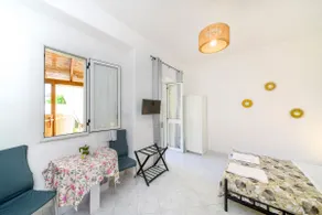 Garden Apartments Ischia Studio Fiorid'Arancio - Image 2