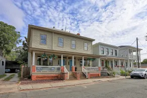 Georgia Peach Apt, Near SCAD + Starland, Fast WiFi - Image 3
