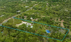 Pickleball, Heated pool, Hot tub, 2.5 Acres full of oaks - Image 4