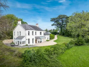 Grand Victorian Apartment in Menai Bridge - Image 2