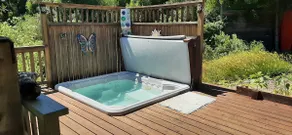 Ohana with Private Outdoor Shower and Hot Tub - Image 2