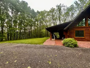 Tree Bear Cabin, on a 67 acre Tree Farm - Image 5