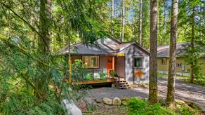 ”Call of the Wild” NEW Cabin in Glacier (+Wifi!) - Image 2