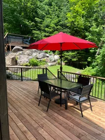 Chalet Wapiti: waterfront, hot tub, pool table - Image 2