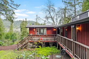 The Cozy Pinecone with Hottub and Deck Forestville - Image 3