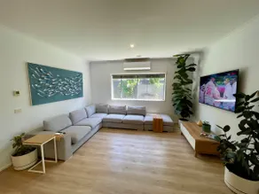 Beachy 5 Bedroom House - Image 4