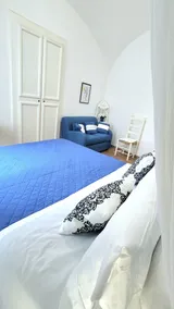 Vicolo23 | Romantic and Newly Reno: 1 min to Beach - Image 4