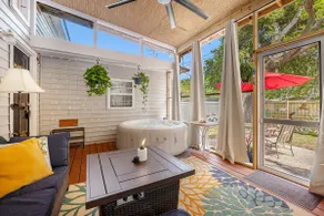 Pet Friendly & Convenient 2 Bedroom with private fenced in yard and Hottub  - Image 3