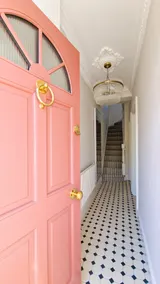 Dublin Dockland:Victorian Townhouse with fireplace - Image 2