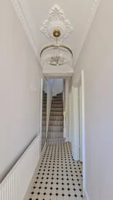 Dublin Dockland:Victorian Townhouse with fireplace - Image 3