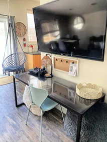 Private Studio ~ Full amenities, patio & parking! - Image 2