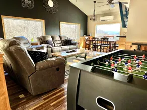 Secluded 3Br/2.5Ba w/Hot Tub & Mountain View!  - Image 3