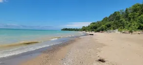 Beachside Escape: Hot Tub & Unwind by the Beach - Image 2