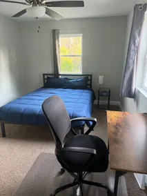 Renovated 3-bedroom home on quiet street - Image 5