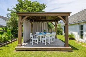 Grandview Island Beach Cottage Private Fenced Yard - Image 3